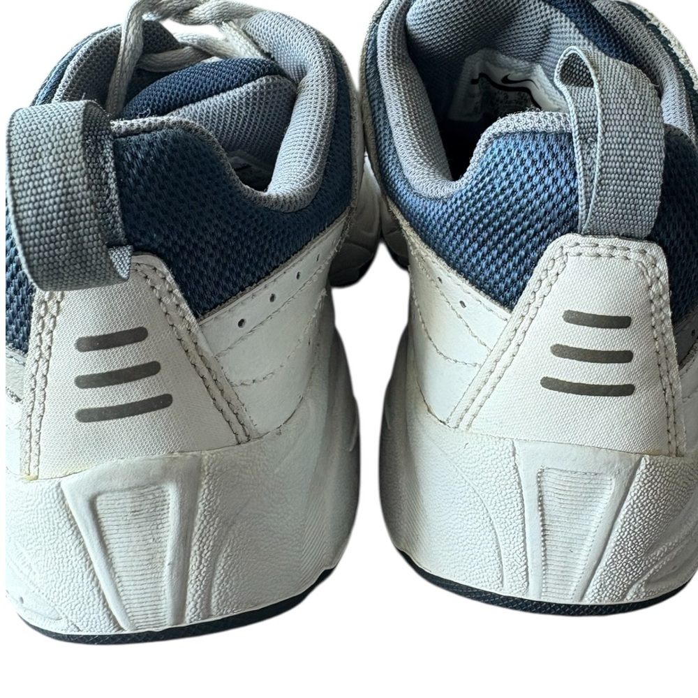 Nike Advantage Runner Sneakers 386630-461 Size 4 Youth or 5.5 W - Picture 3 of 8